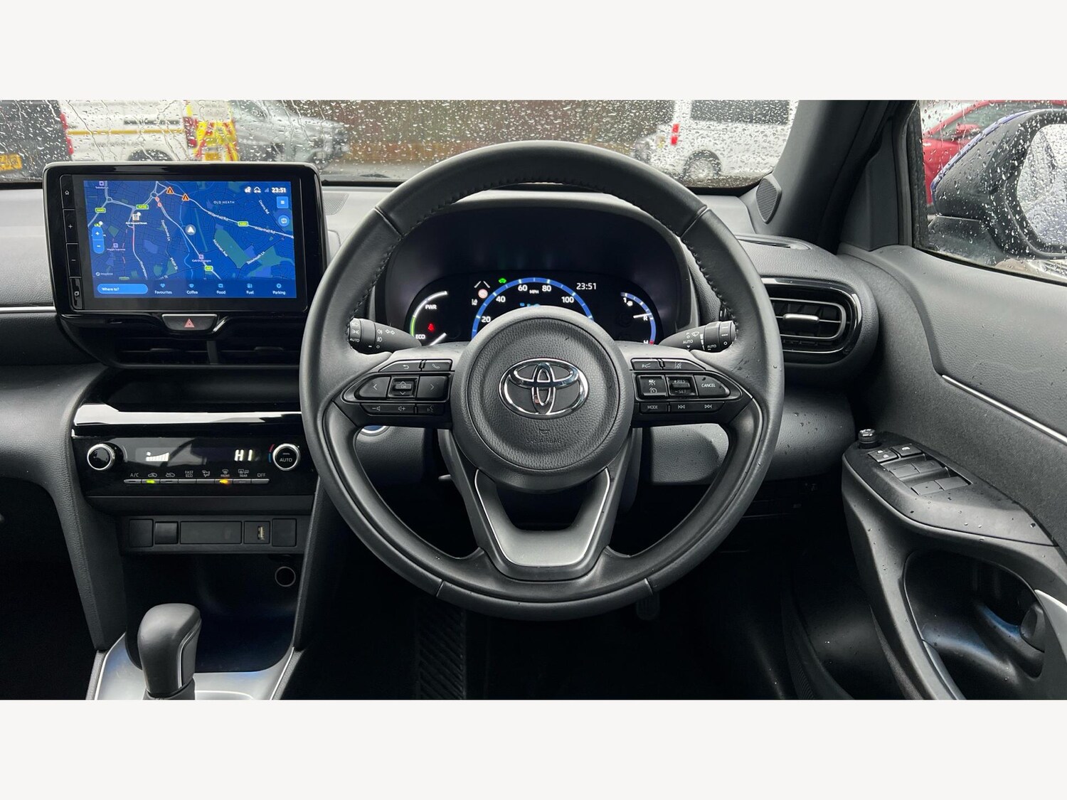 Used Toyota Yaris Cross 2022 for sale - 77305696: Photo 8
