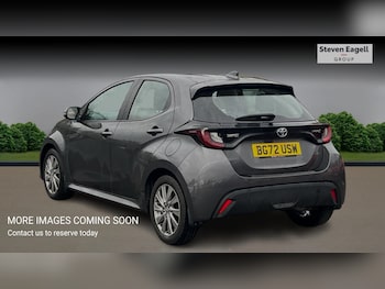 Used Toyota Yaris 2022 for sale - 76151458: Photo 2