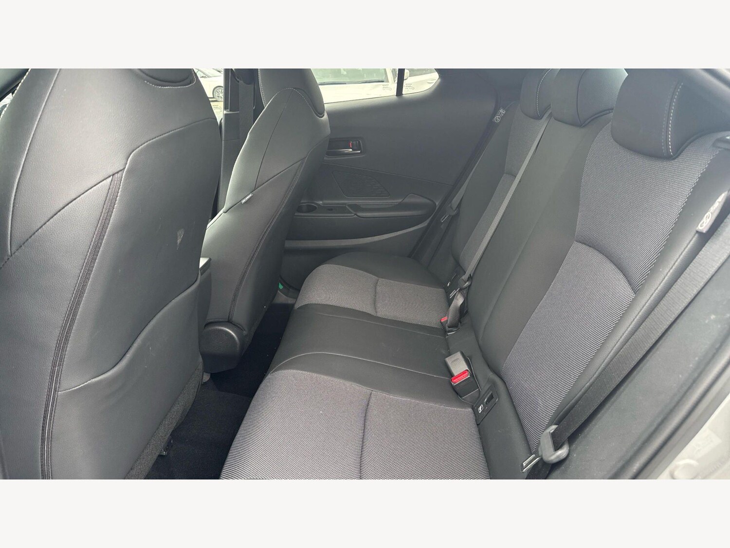 Used Toyota C-HR 2024 for sale - 77637498: Photo 15