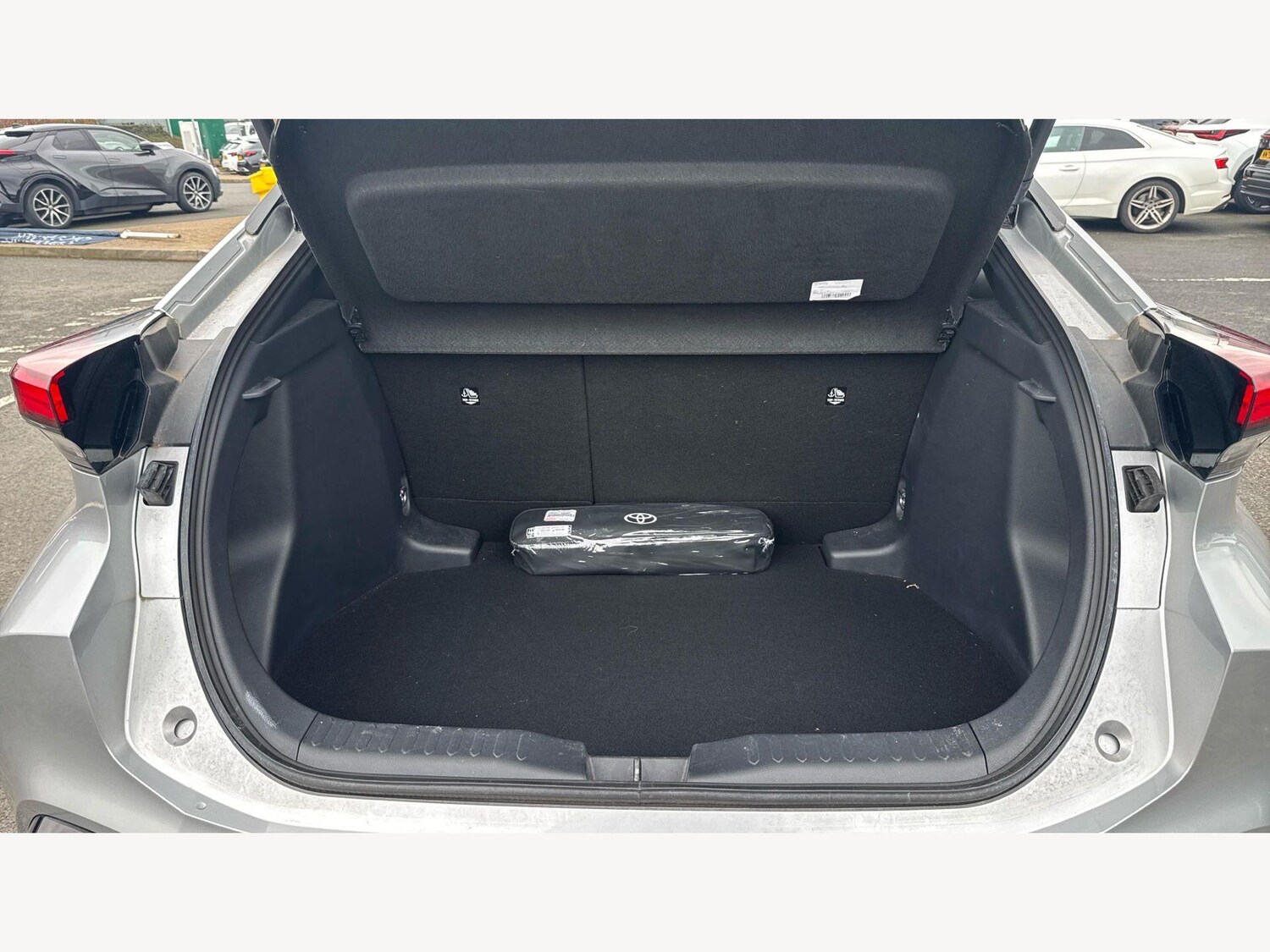 Used Toyota C-HR 2024 for sale - 77637498: Photo 16