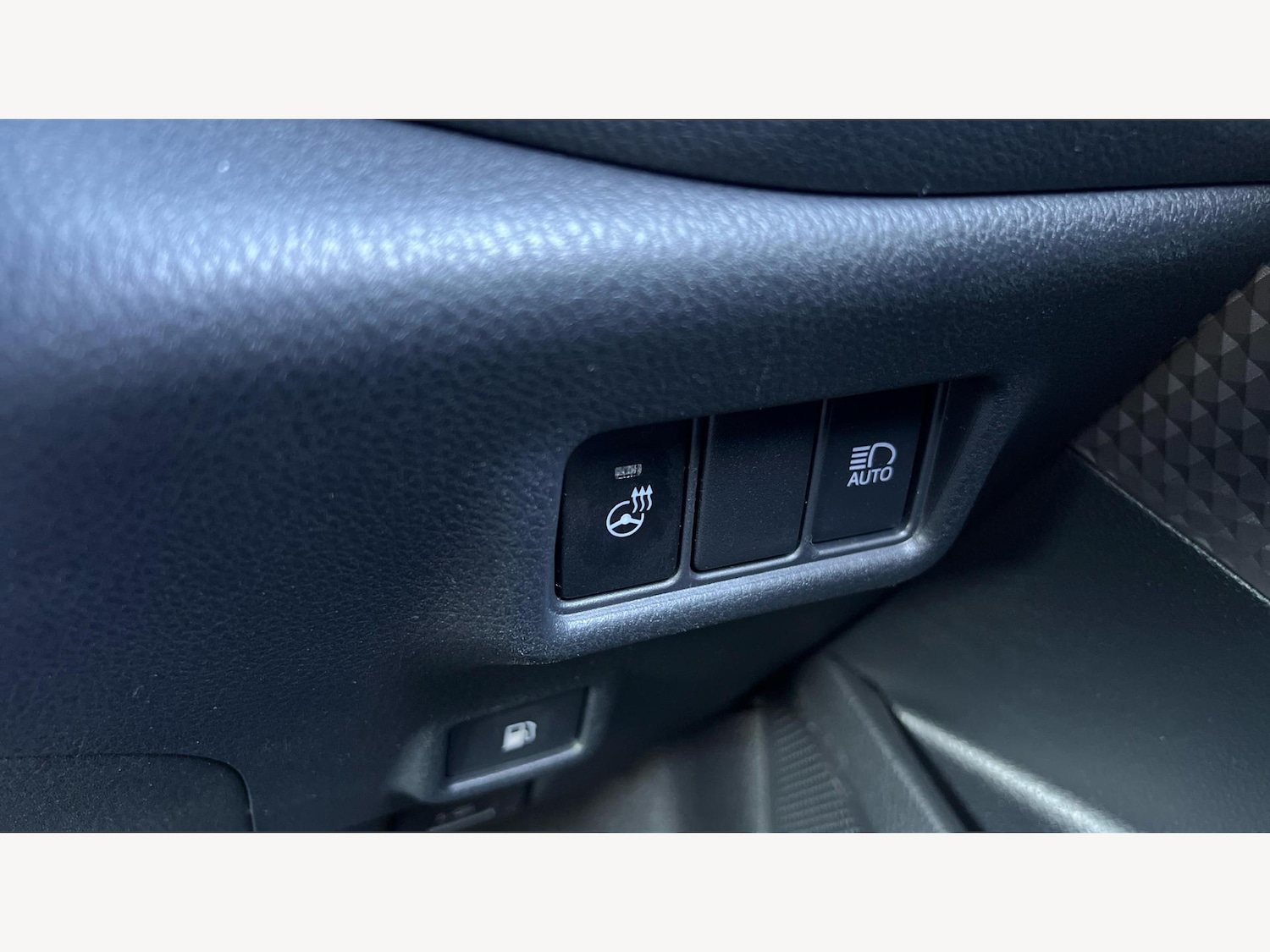 Used Toyota C-HR 2020 for sale - 76801994: Photo 31