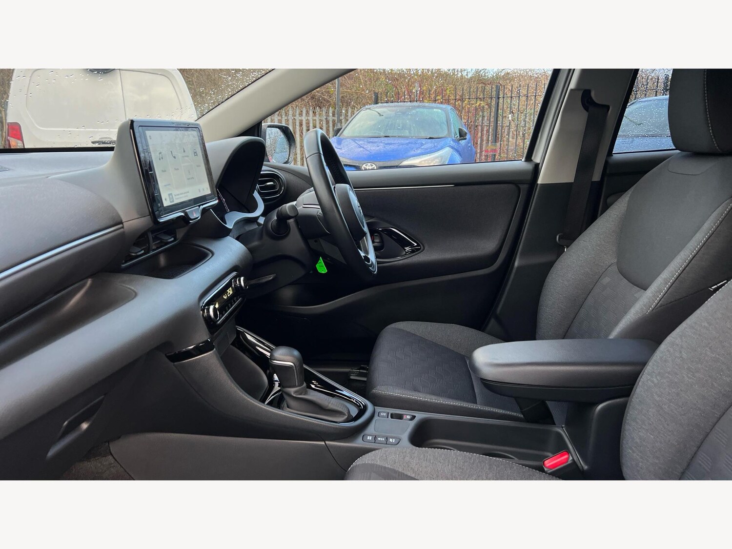 Used Toyota Yaris for sale - 77191512: Photo 12