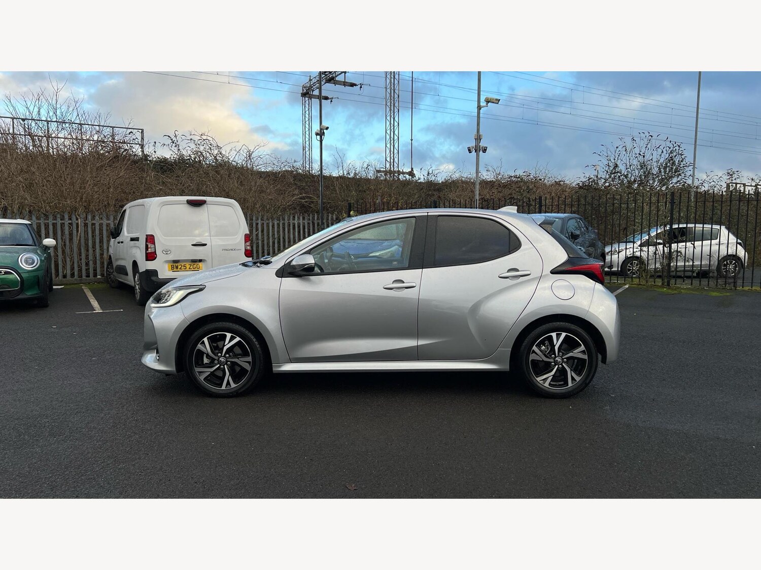 Used Toyota Yaris for sale - 77191512: Photo 19