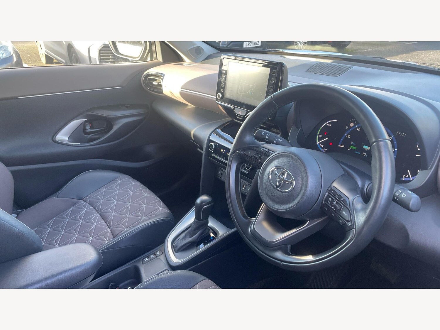 Used Toyota Yaris Cross 2024 for sale - 77020905: Photo 13
