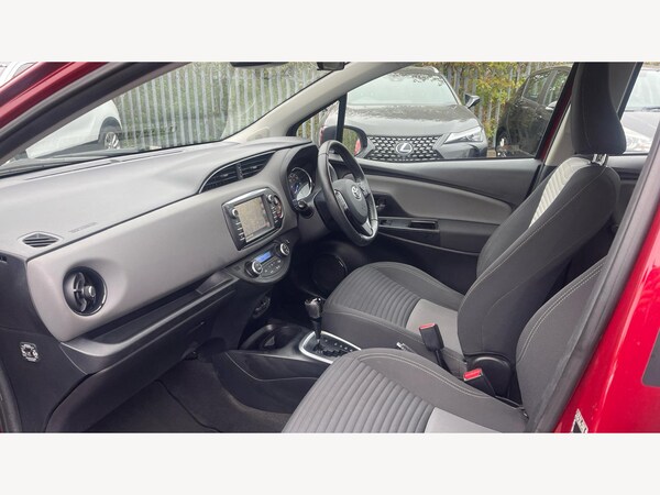 Used Toyota Yaris 2018 for sale - 76307544: Photo 12
