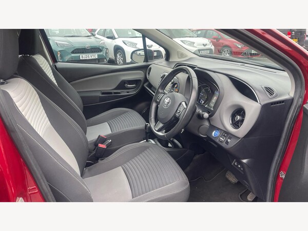 Used Toyota Yaris 2018 for sale - 76307544: Photo 13