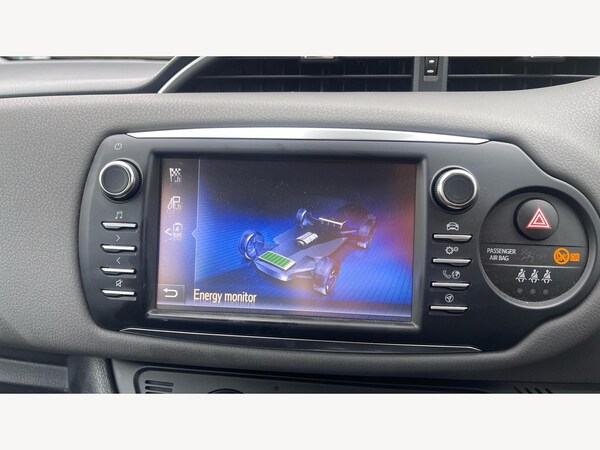 Used Toyota Yaris 2018 for sale - 76307544: Photo 24