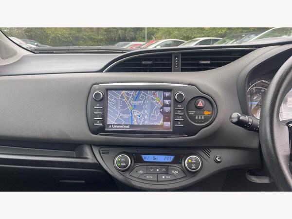 Used Toyota Yaris 2018 for sale - 76307544: Photo 9