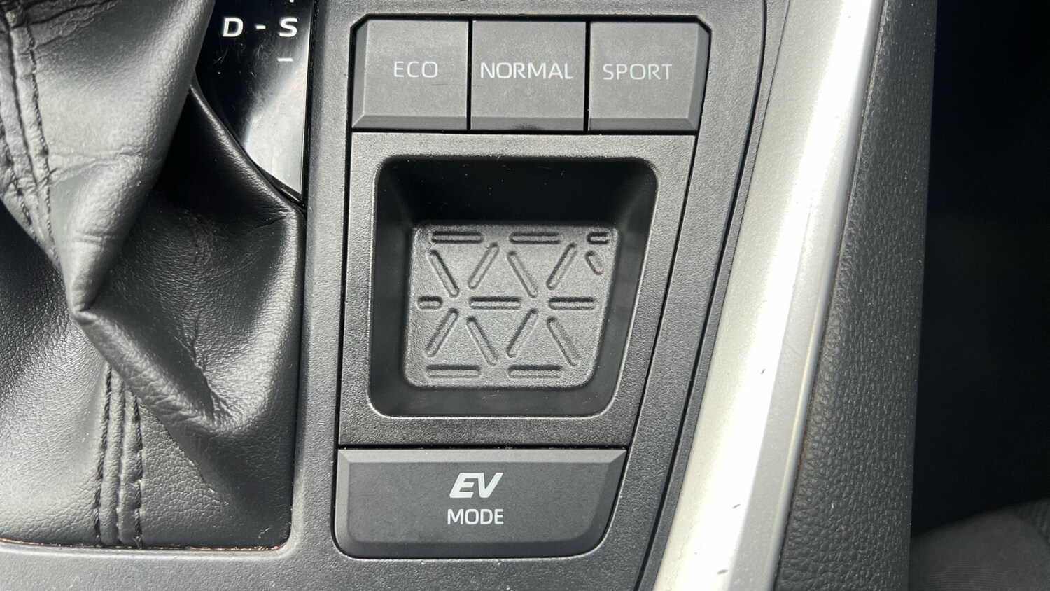 Used Toyota RAV4 2022 for sale - 76952688: Photo 38