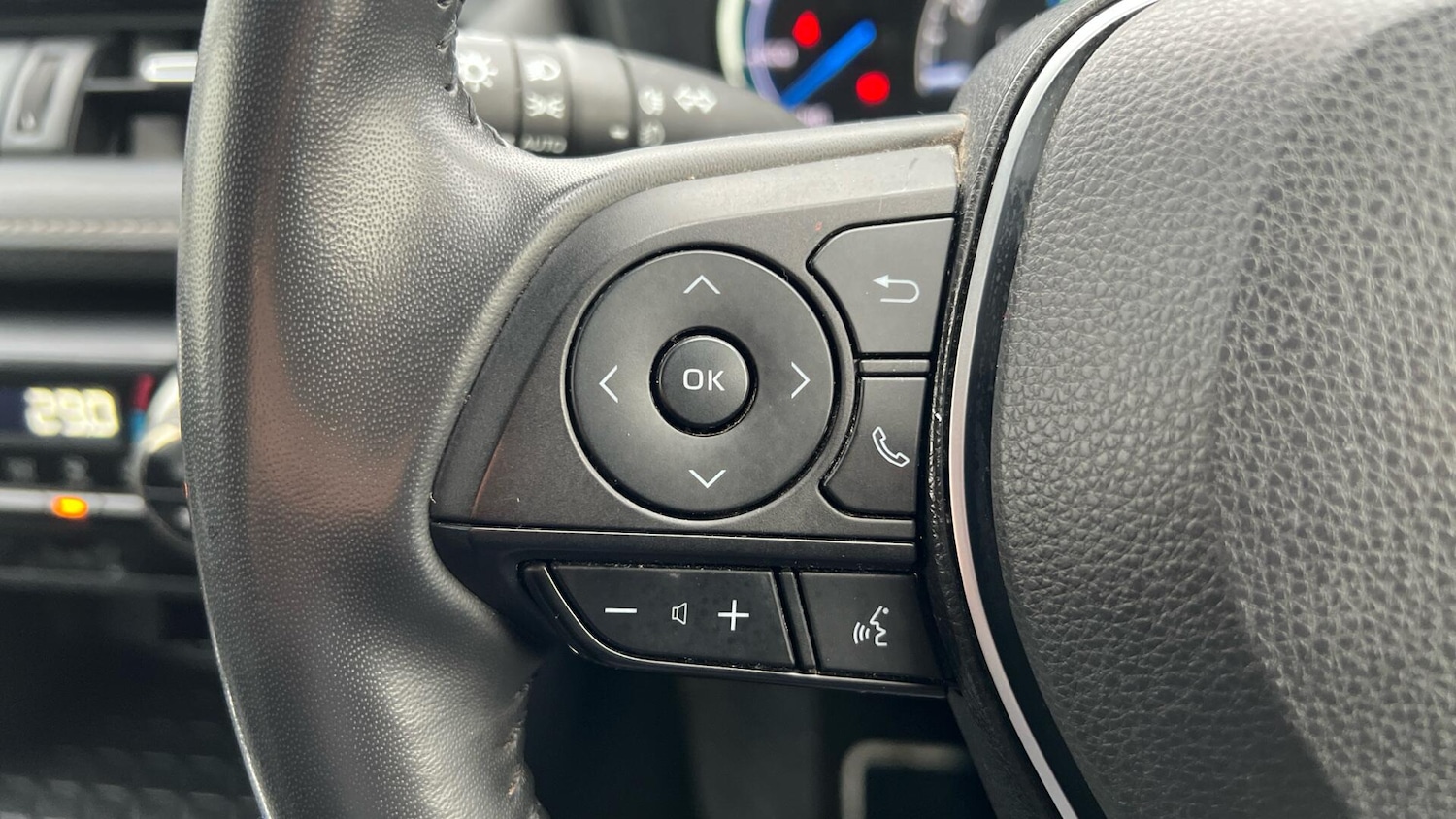 Used Toyota RAV4 2022 for sale - 76952688: Photo 40