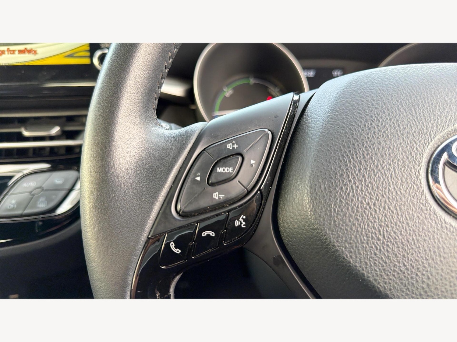 Used Toyota C-HR 2023 for sale - 76513353: Photo 27