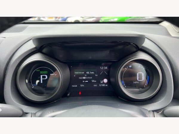 Used Toyota Yaris Cross 2023 for sale - 76227376: Photo 11