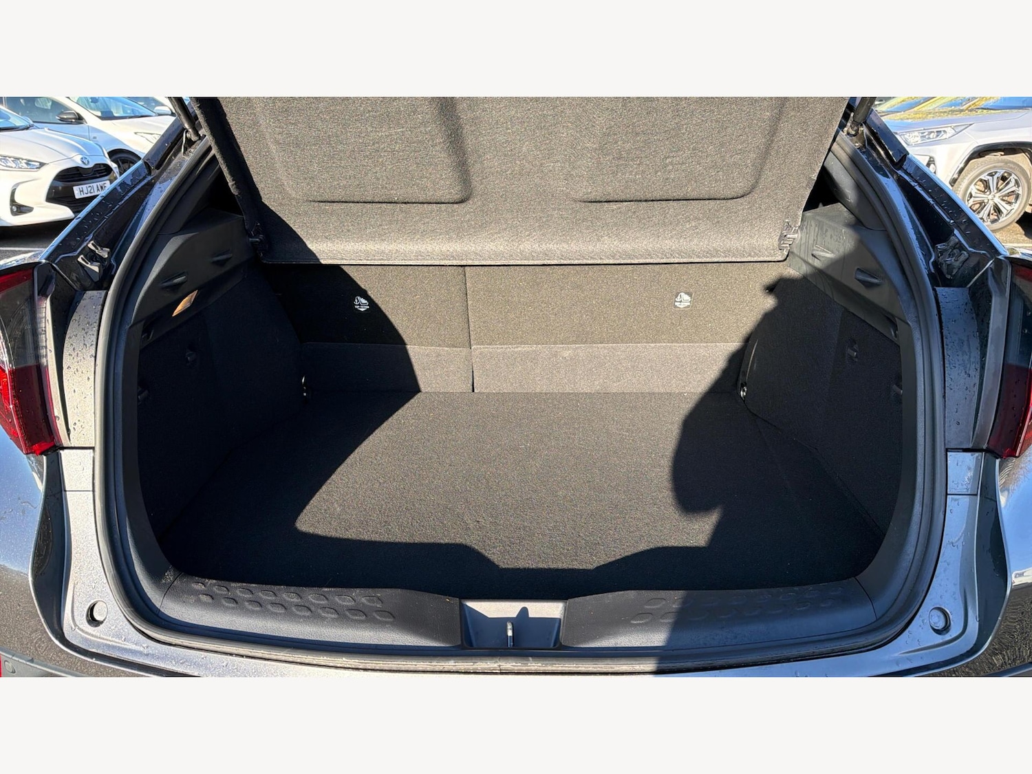 Used Toyota C-HR 2023 for sale - 76802006: Photo 16