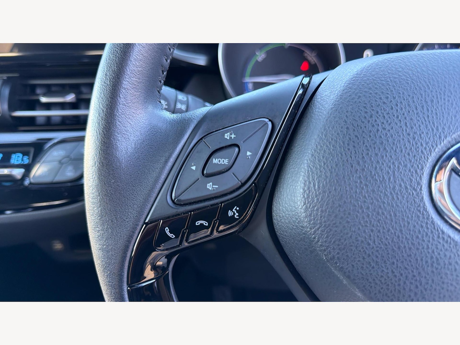 Used Toyota C-HR 2023 for sale - 76802006: Photo 27