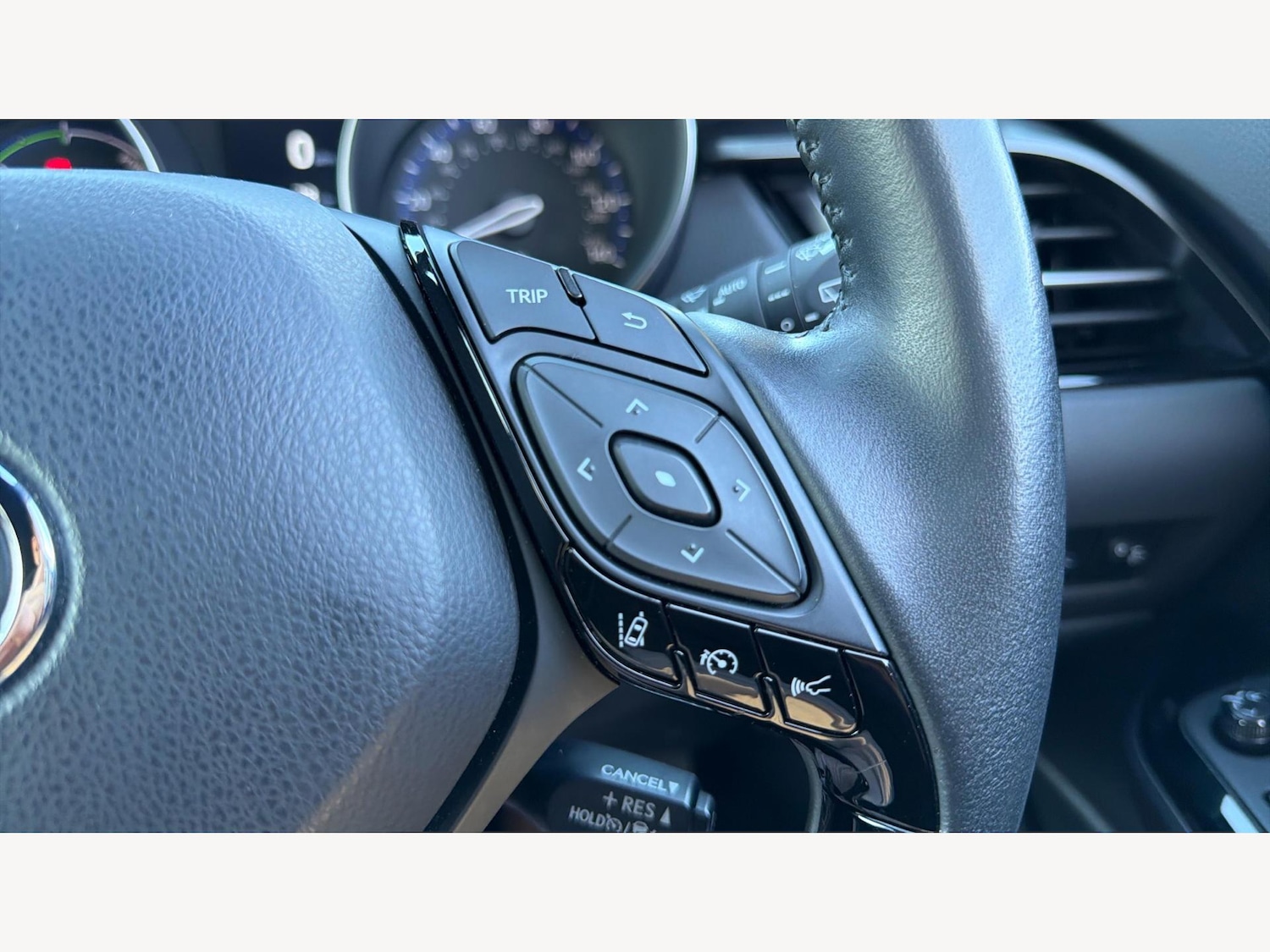 Used Toyota C-HR 2023 for sale - 76802006: Photo 28