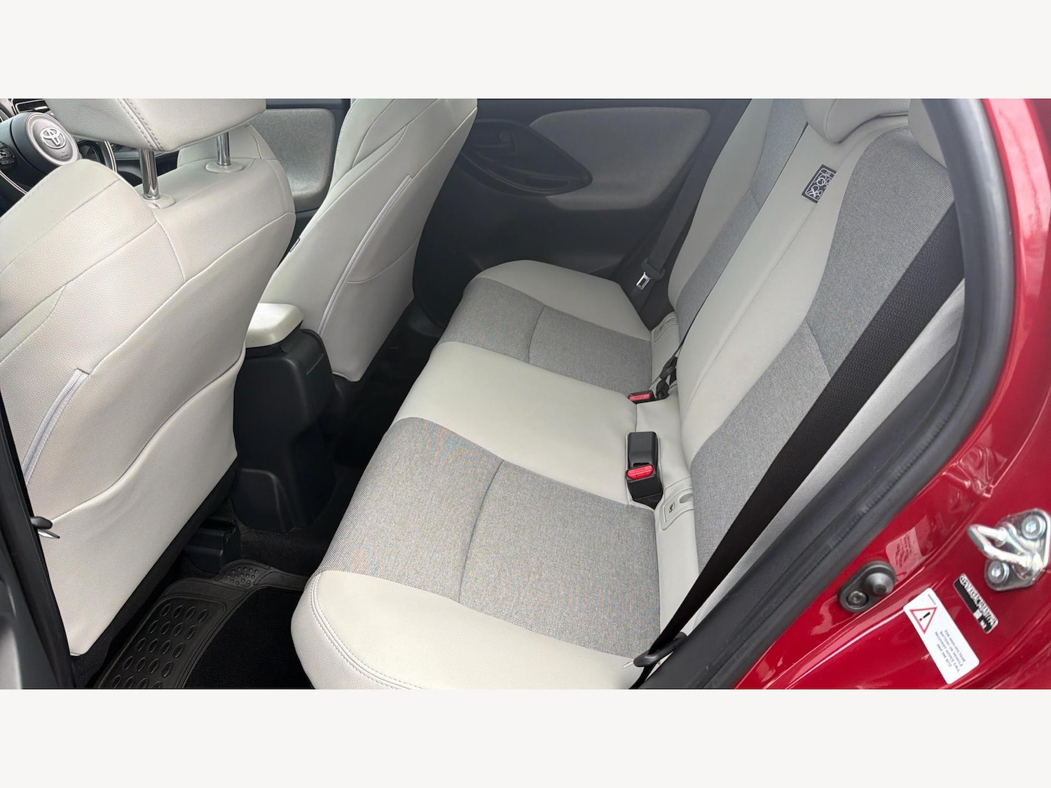 Used Toyota Yaris for sale - 77242840: Photo 15