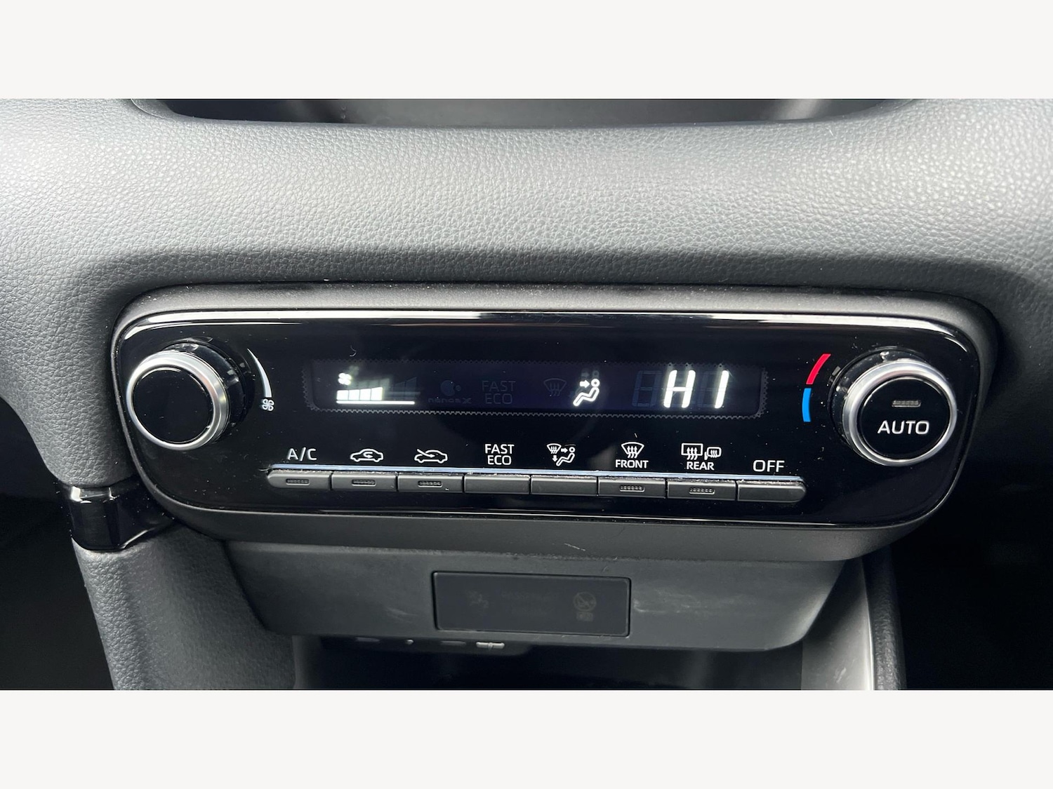 Used Toyota Yaris 2024 for sale - 77067043: Photo 29