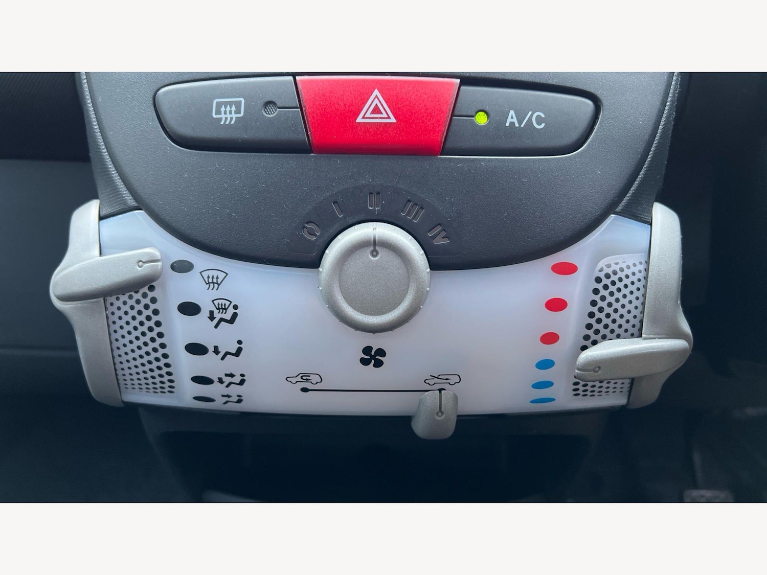 Used Toyota AYGO 2012 for sale - 77853186: Photo 22