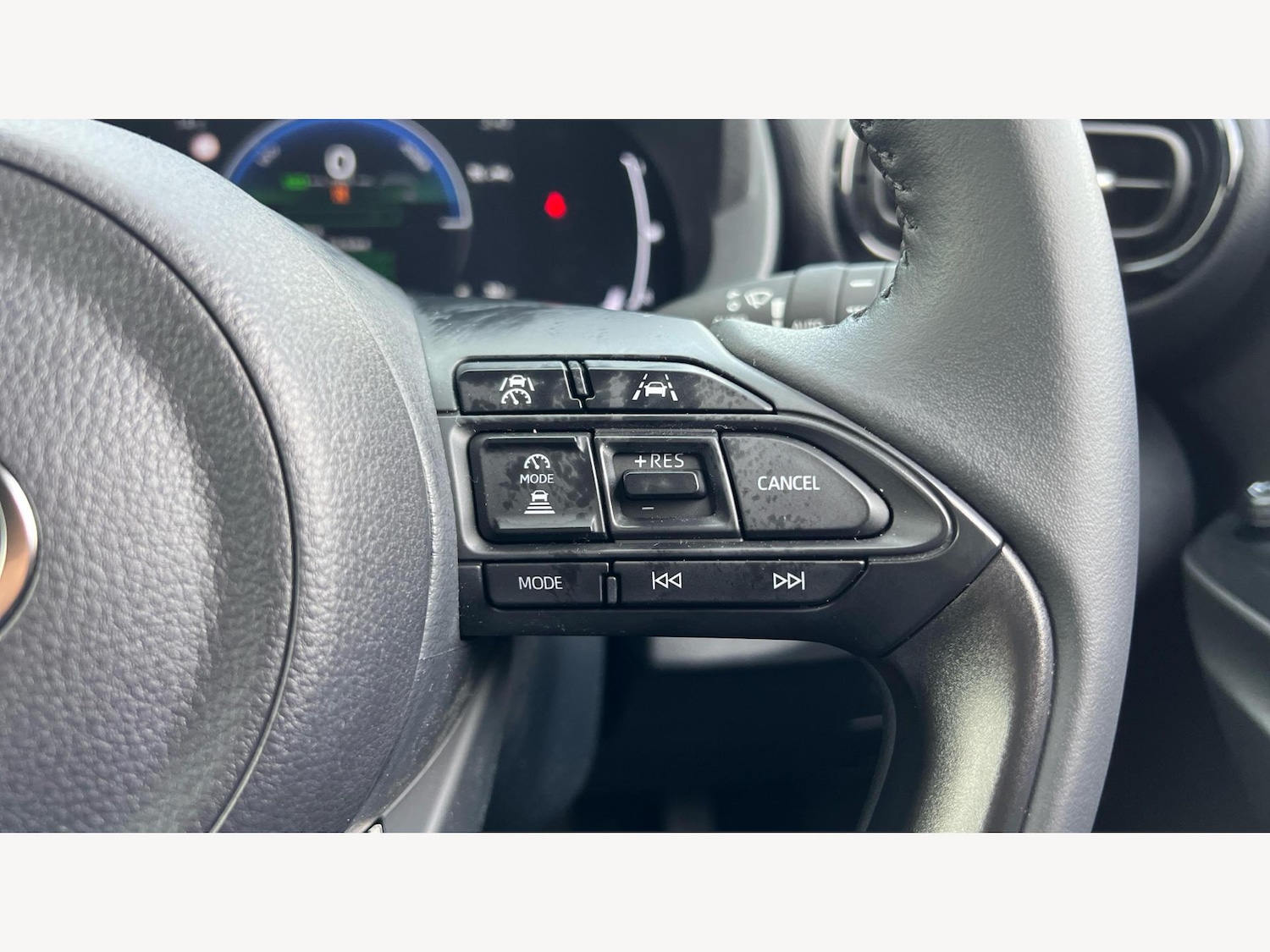 Used Toyota Yaris Cross 2025 for sale - 76326698: Photo 28
