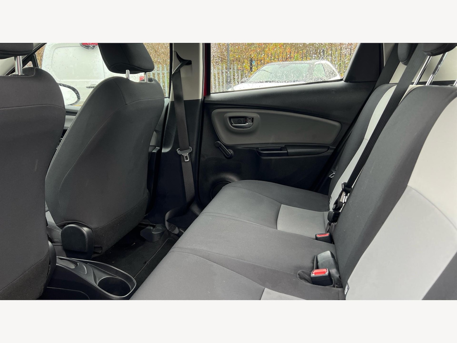 Used Toyota Yaris 2018 for sale - 76865125: Photo 15