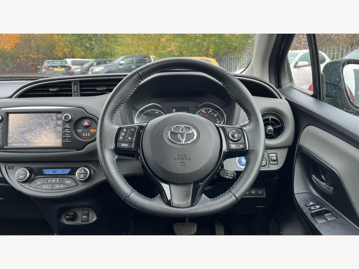 Used Toyota Yaris 2018 for sale - 76865125: Photo 8
