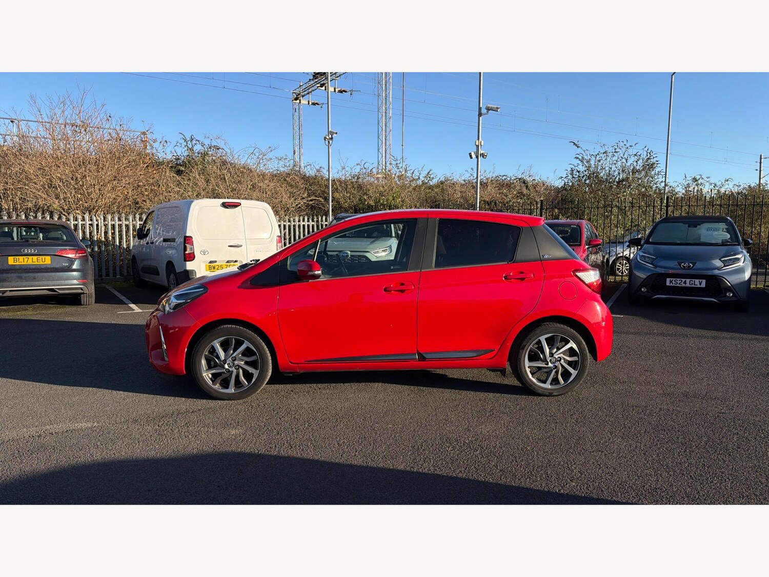 Used Toyota Yaris 2020 for sale - 76512073: Photo 19