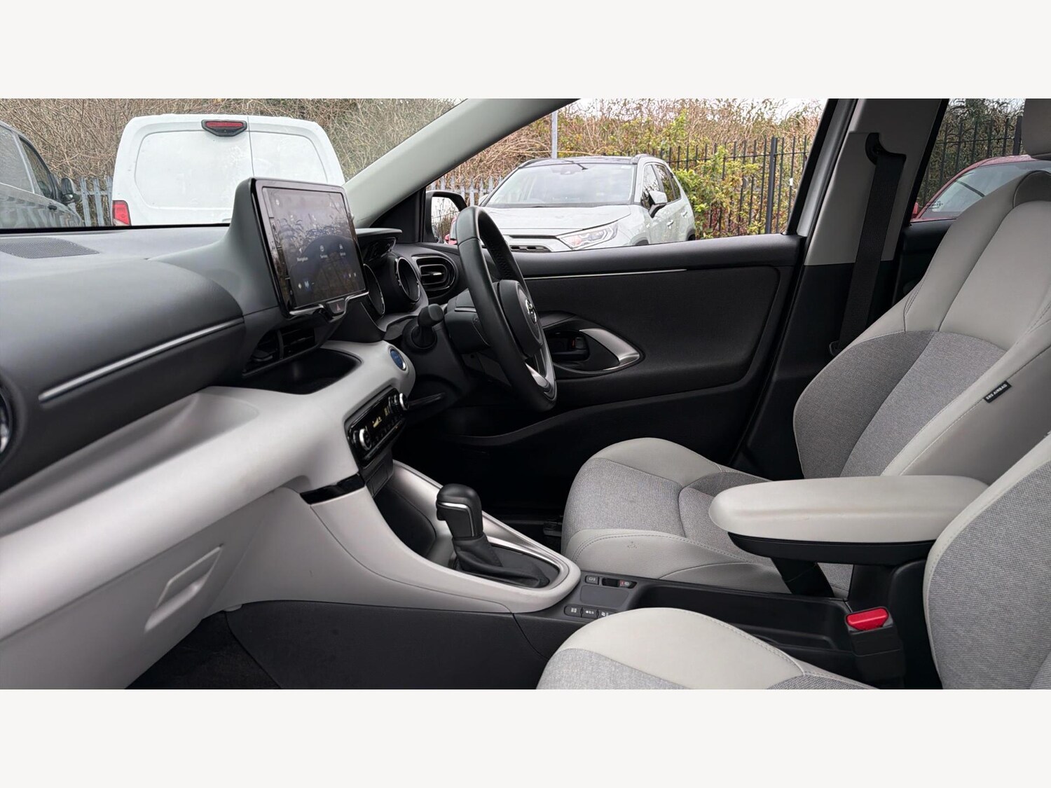 Used Toyota Yaris 2022 for sale - 76620004: Photo 12