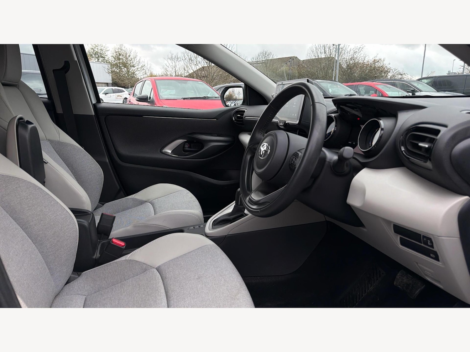 Used Toyota Yaris 2022 for sale - 76620004: Photo 13