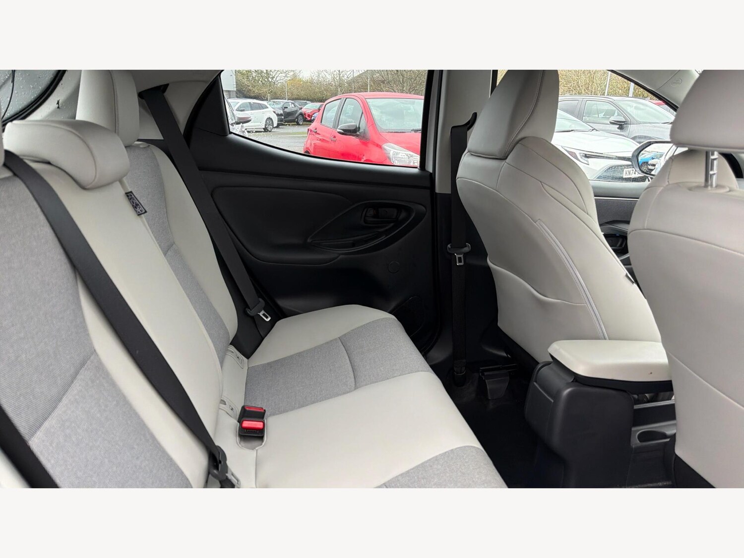 Used Toyota Yaris 2022 for sale - 76620004: Photo 14