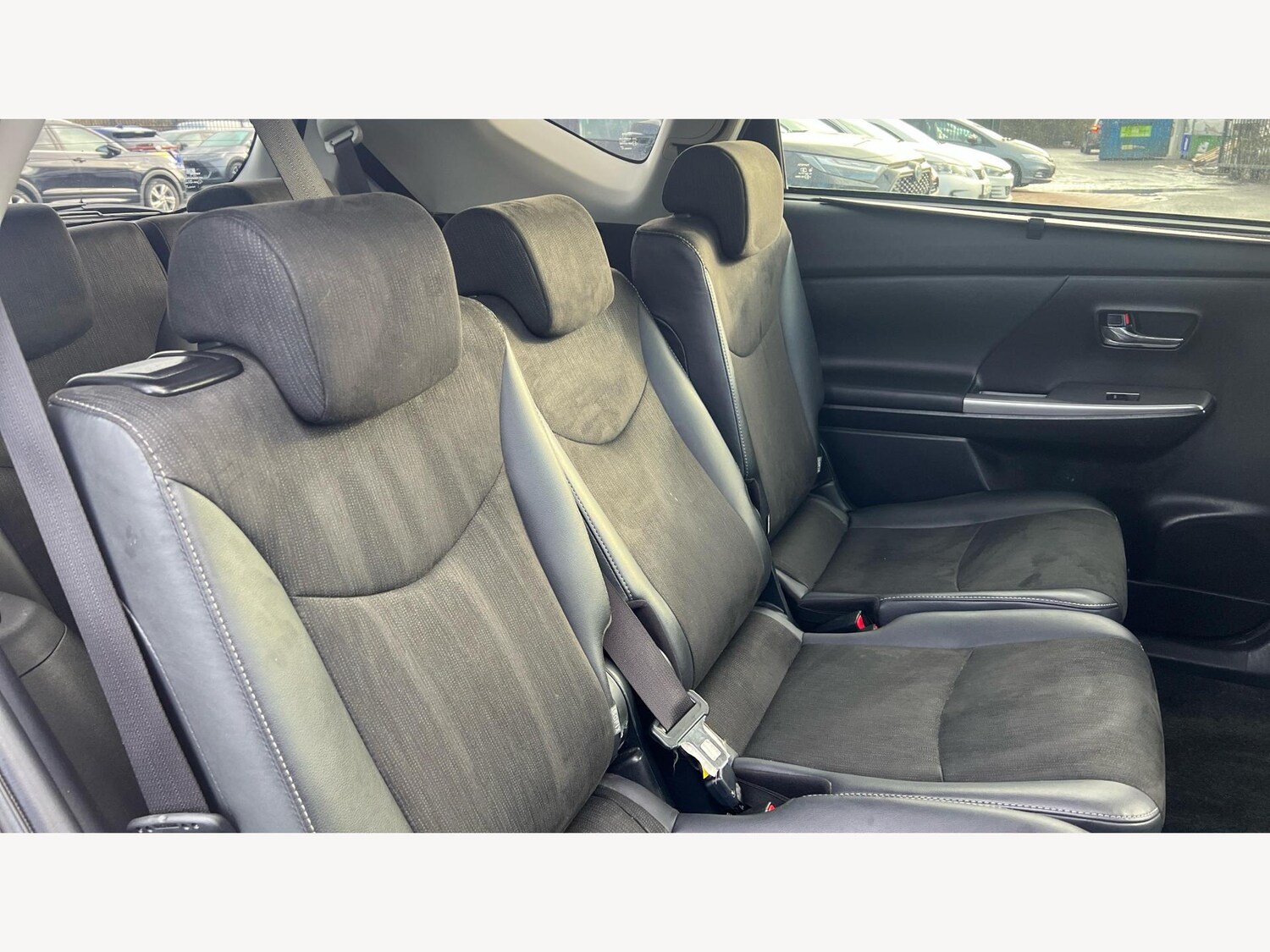 Used Toyota Prius+ 2018 for sale - 77424730: Photo 27