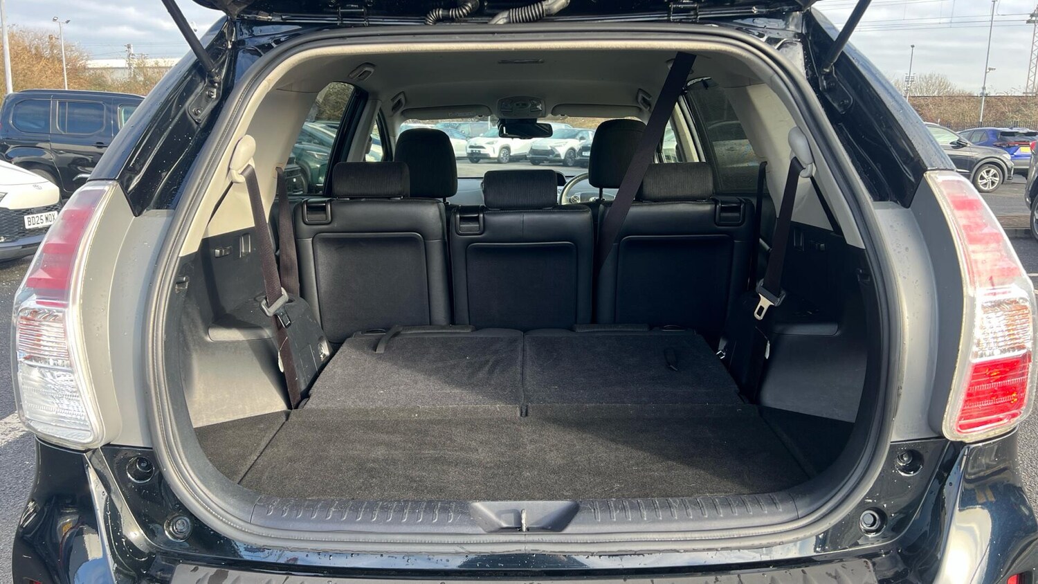 Used Toyota Prius+ 2018 for sale - 77424730: Photo 36