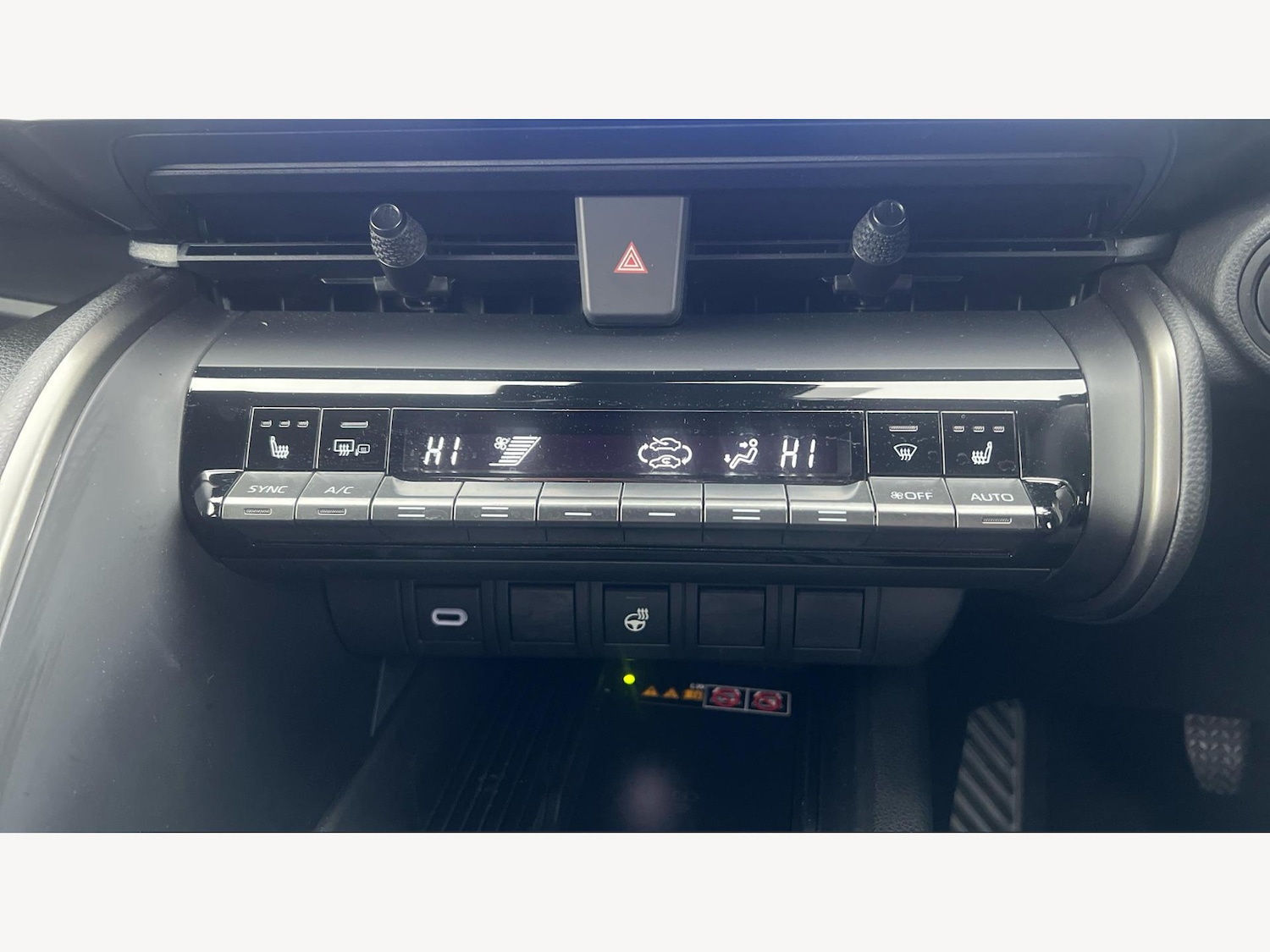 Used Toyota C-HR 2024 for sale - 76965201: Photo 28