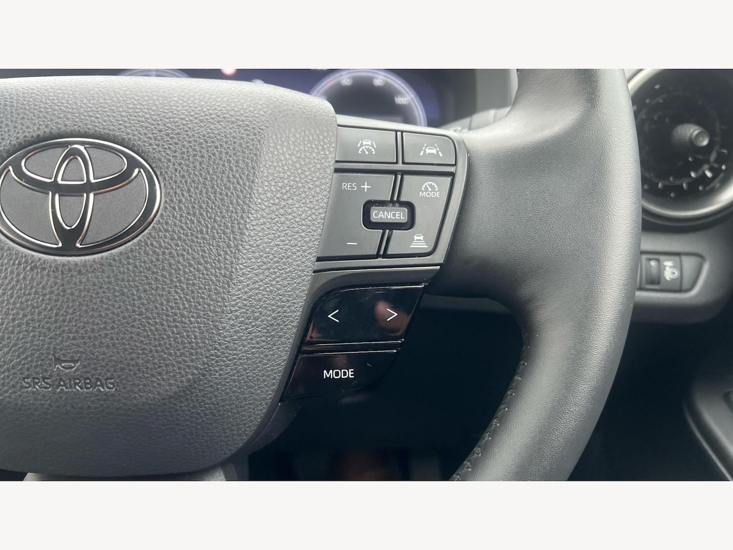 Used Toyota C-HR 2024 for sale - 76965201: Photo 31