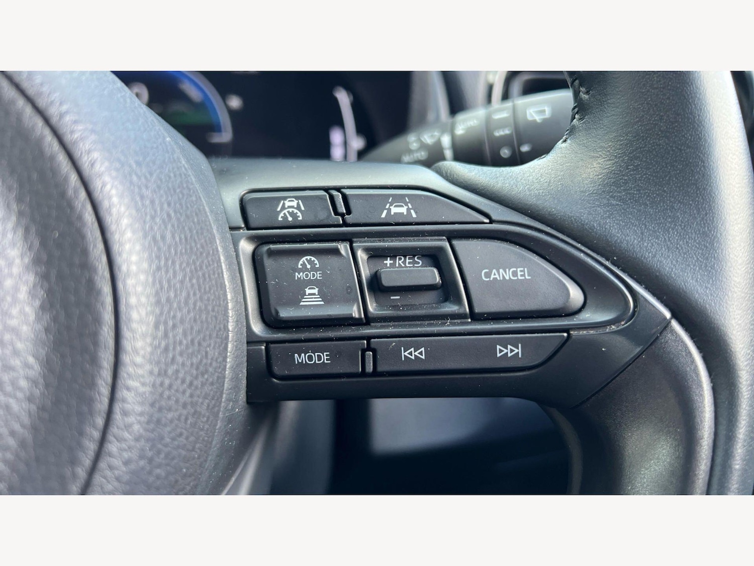 Used Toyota Yaris Cross 2024 for sale - 78115461: Photo 28