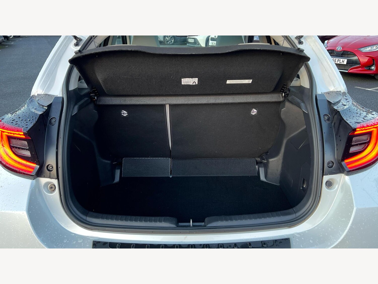 Used Toyota Yaris 2022 for sale - 76666490: Photo 16