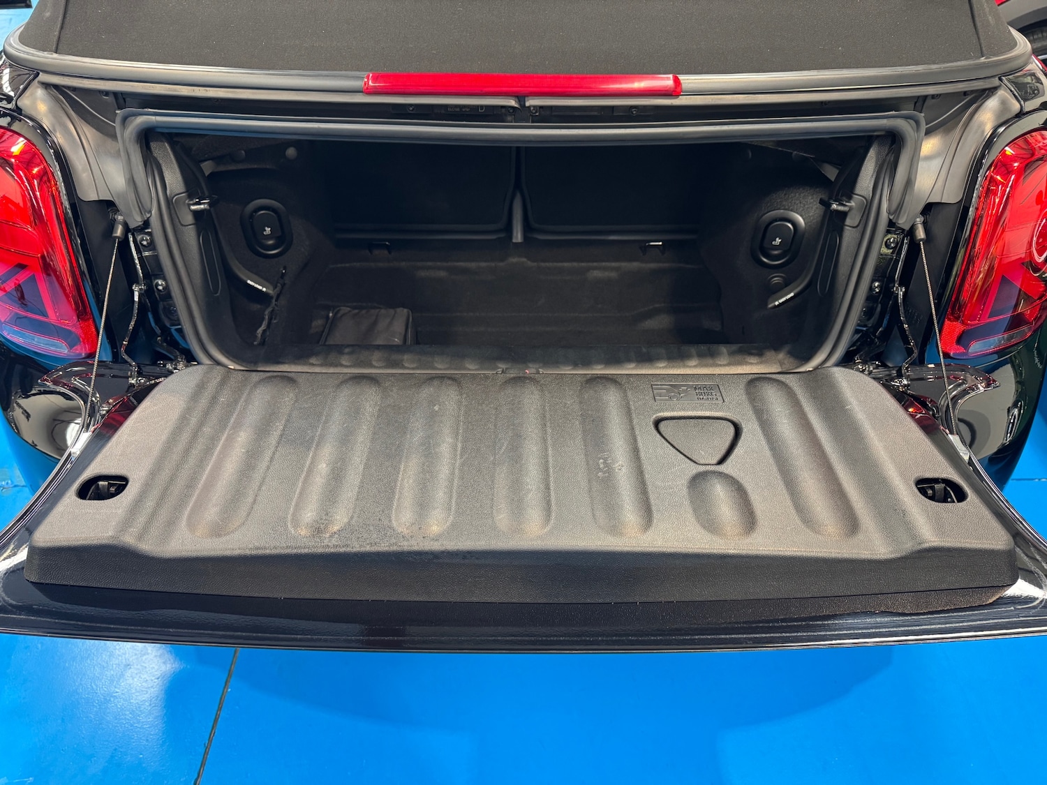 Used MINI Convertible 2021 for sale - 76299472: Photo 17