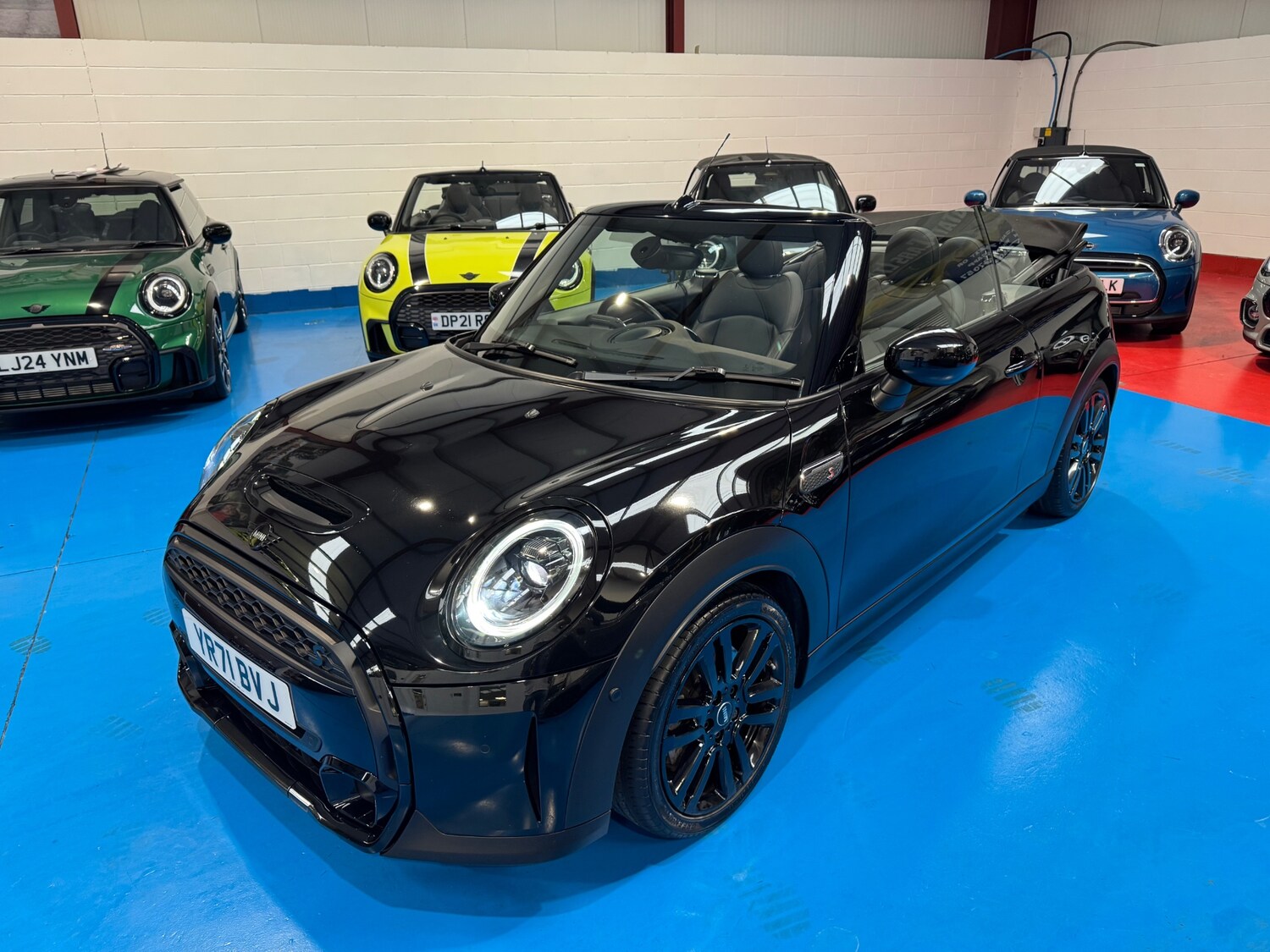 Used MINI Convertible 2021 for sale - 76299472: Photo 2