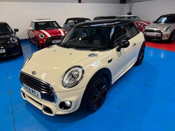 Used MINI Hatch 2018 for sale - 77055700: Photo
