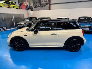 Used MINI Hatch 2018 for sale - 77055700: Photo