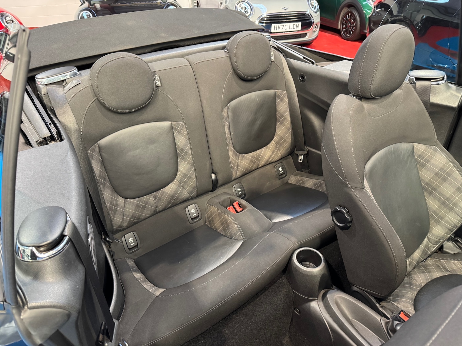 Used MINI Convertible 2017 for sale - 77045978: Photo 18