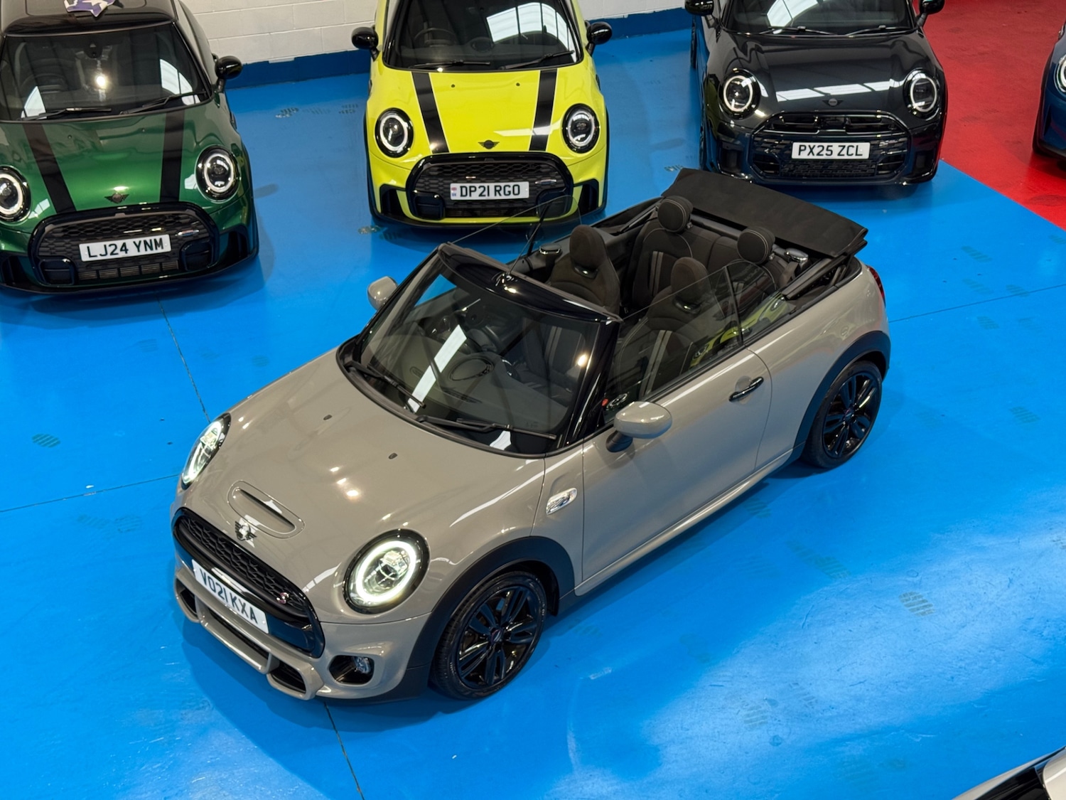 Used MINI Convertible 2021 for sale - 76492520: Photo 2