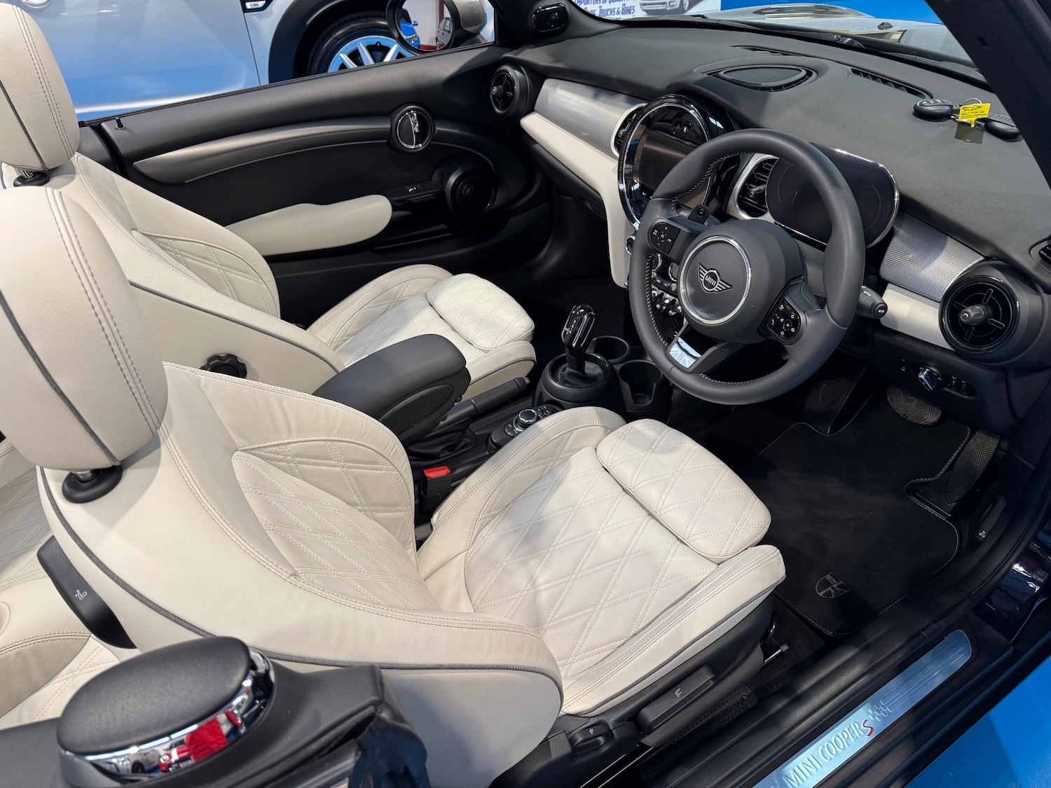 Used MINI Convertible 2023 for sale - 77283164: Photo 10