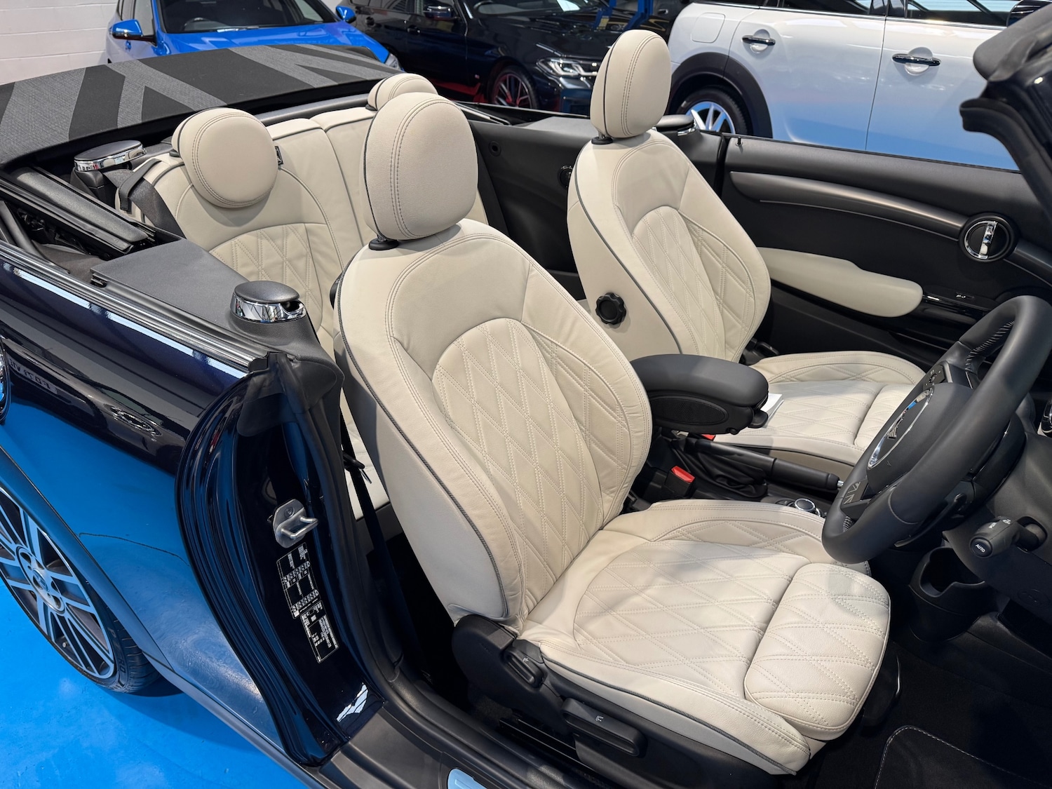 Used MINI Convertible 2023 for sale - 77283164: Photo 11