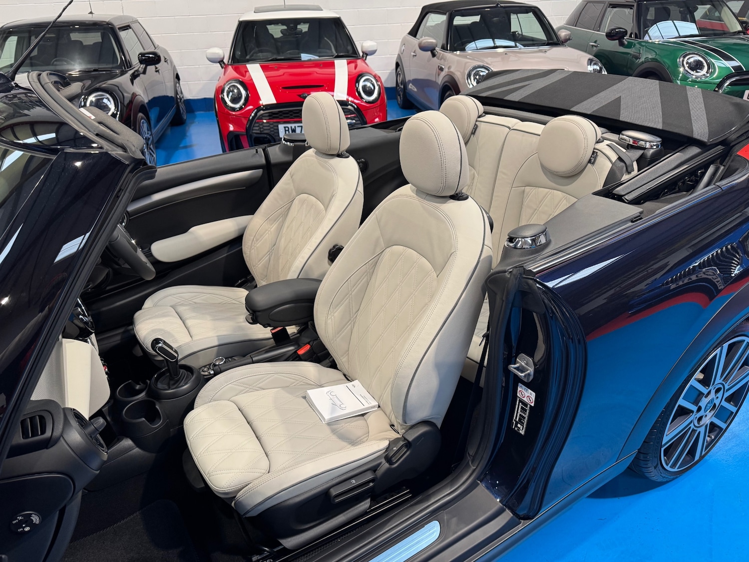 Used MINI Convertible 2023 for sale - 77283164: Photo 17