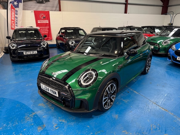 Used MINI Hatch 2024 for sale - 73696826: Photo 1