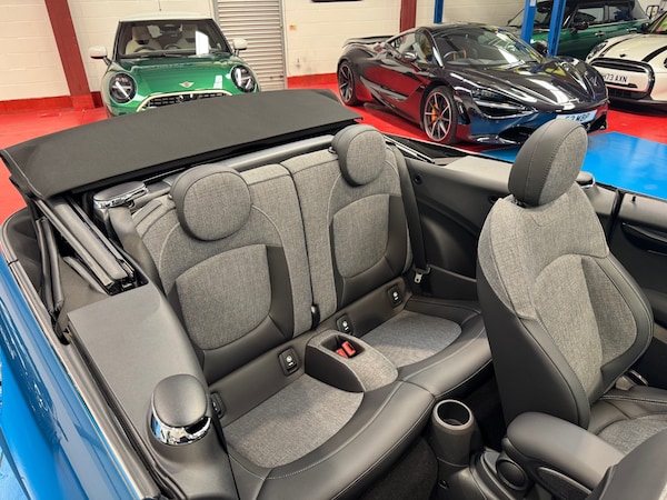 Used MINI Convertible 2024 for sale - 75723281: Photo 17