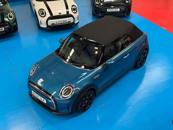 Used MINI Convertible 2024 for sale - 75723281: Photo 2