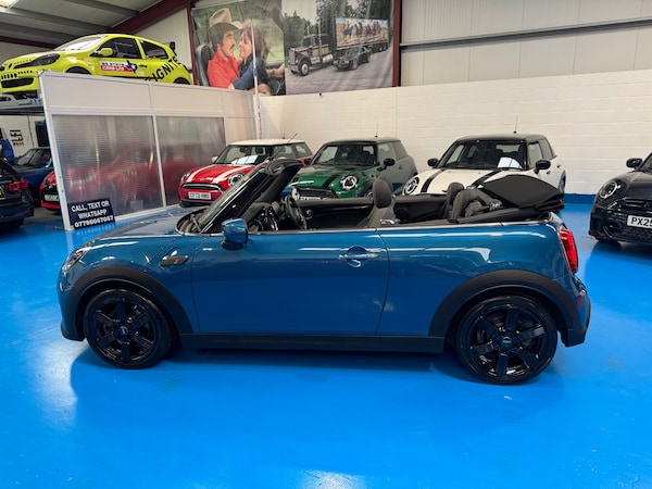 Used MINI Convertible 2024 for sale - 75723281: Photo 3