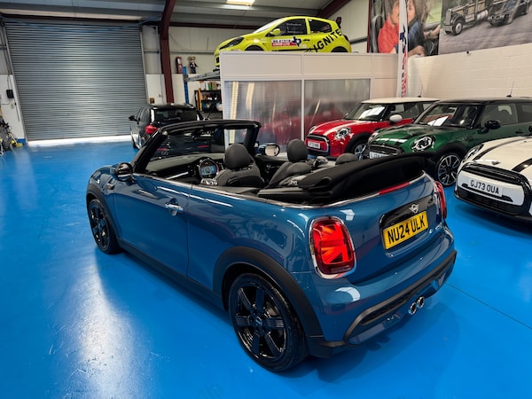 Used MINI Convertible 2024 for sale - 75723281: Photo 4