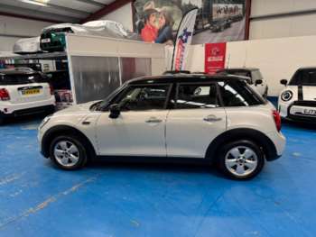 Used MINI Hatch 2019 for sale - 74112640: Photo